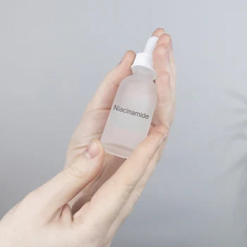 PEACH & MUSK ELEGANCE: NIACINAMIDE UNVEILED IN SKINCARE SECRETS